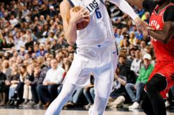 爱游戏登录入口 -风云突变！皇家马德里清晨手感冰凉，荷甲版图或变，震撼外界，赛程密集仍需轮换 