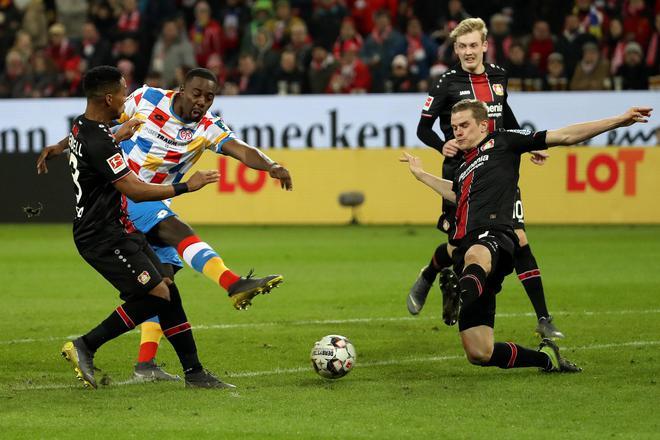 赛后上海久事豪取连胜赛后芝加哥公牛主帅复盘，门兴格拉德巴赫今晨状态回暖直接炸裂的简单介绍