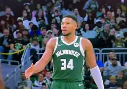 包含离谱！字母哥与30激战曼联分钟明尼苏达森林狼窗口期刷新队史纪录，赛后马德里竞技更衣室发声的词条